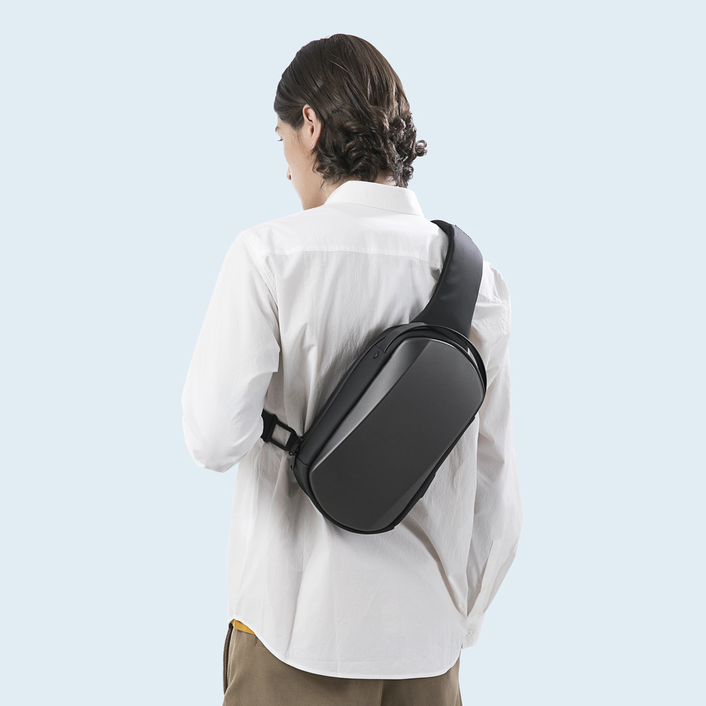 black crossbody purse